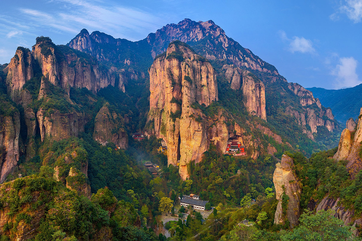 灵峰景区山峰景观，非夜景效果示意